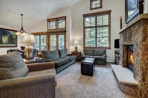 Spacious Upstairs Townhome with Private Garage condo detail