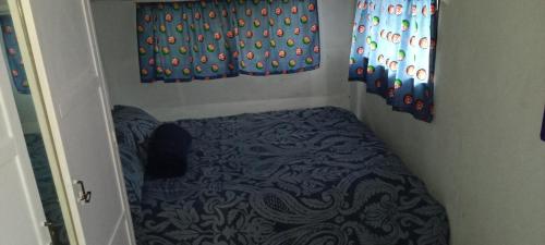 1 double bed, 1 twin bed