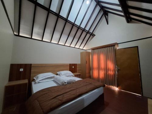 Pondok Roomi Villa and Resto — other in Jalan Raya Sembalun Lawang, Sembalun Lawang Indonesia, 83656