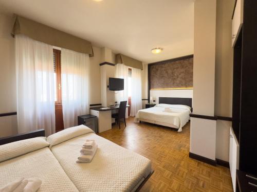 Hotel Astoria Room Type - Quadruple Room