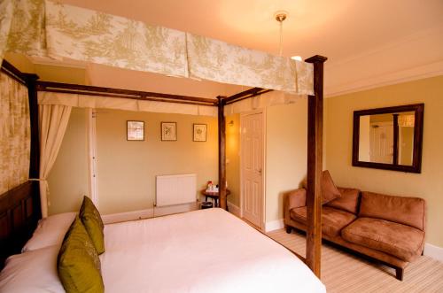 Arundel House in Уітбі