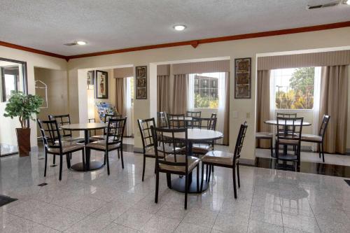 Baymont by Wyndham Oklahoma City Airport in Oklahoma City, USA