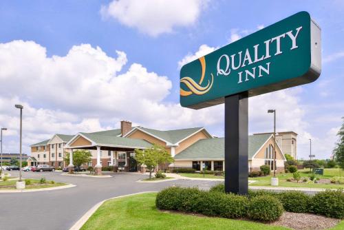 Quality Inn Bolingbrook I-55 in Bolingbrook, USA