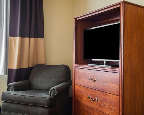 Quality Inn Bolingbrook I-55 - image 14