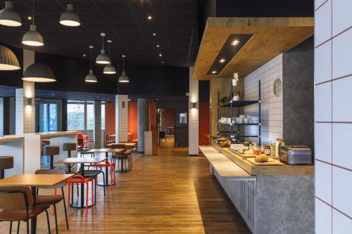 Food and beverages, ibis budget Lyon Villeurbanne in Villeurbanne