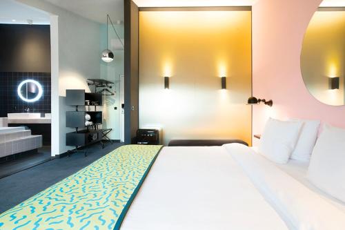 The Dutch Maastricht The Dutch Maastricht is conveniently located in the popular Wijck area. Both business travelers and tourists can enjoy the hotels facilities and services. Free Wi-Fi in all rooms, 24-hour front desk,