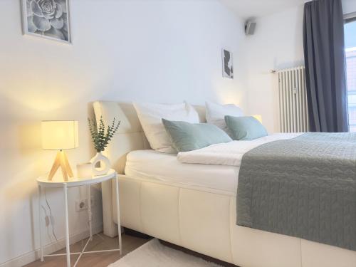 Luxury Old Town Suite - XXL Terrasse & XXL Penthouse 373m von Kongresshaus Stadthalle entfernt