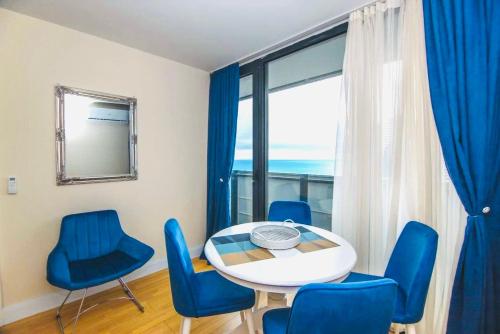 ORBI CITY Aparthotel - Beachfront Apartment