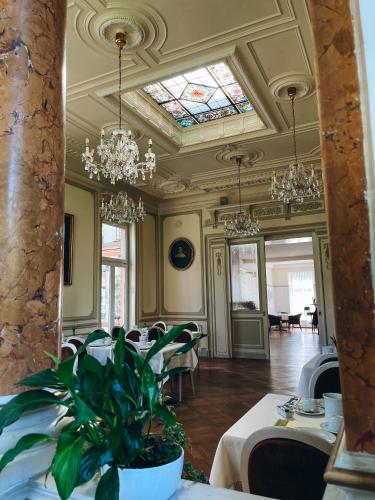 อาหารและเครื่องดื่ม, Hotel Tillmanns in เอลท์วิลเลอ อัม ไรน์