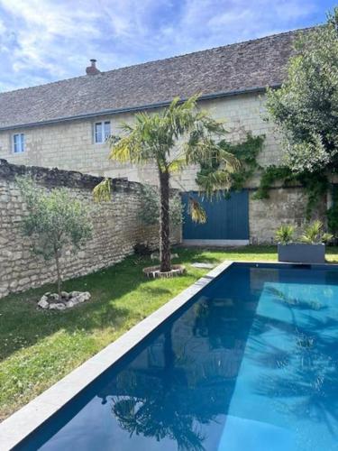 Dārzs, Maison de village sud Touraine avec piscine proche Chinon Azay in Cravant Les Coteaux