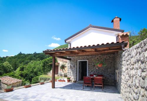 Guest house 'Villa Fani' Veprinac with jacuzzi in Veprinac
