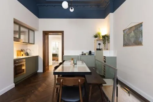 3 BDR apt in Prenzlauer Berg with cinema in Berlin, Deutschland