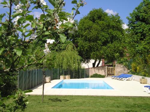 Peldbaseins, Manoir Bonpassage in Thury (Burgundy)
