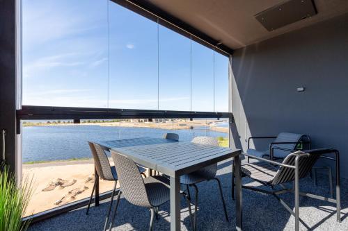 balkon/terras, Marina Chalets 1 bedroom apartments by Hiekka Booking - sisältää liinavaatteet ja loppusiivouksen (Marina Chalets 1 bedroom apartments by Hiekka Booking - sisaltaa liinavaatteet ja loppusiivouksen) in Kalajoki