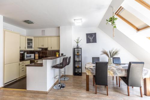 Gozsdu White Raven Residence 504 with free underground parking, Budapeszt