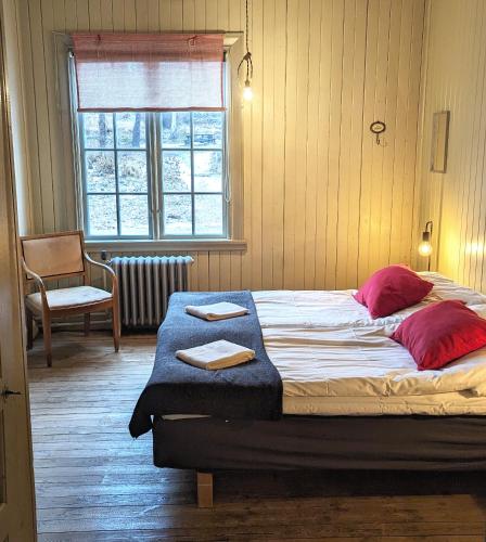 2 twin beds