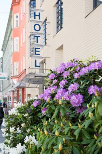 Hotel Central - image 13