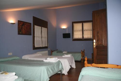 7 twin beds