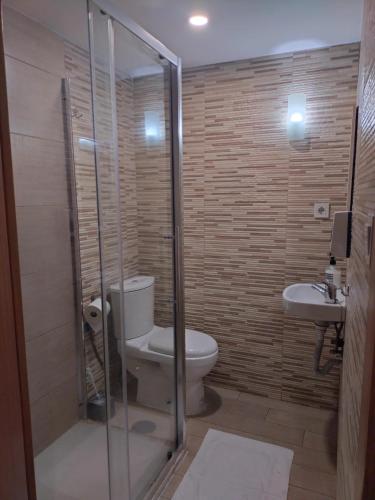 Double or Twin Room with Private Bathroom image 1