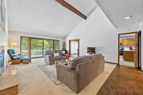 Spacious 3BR Retreat Near Summit Skyride & Stone Mountain Park – khách sạn tại Stone Mountain
