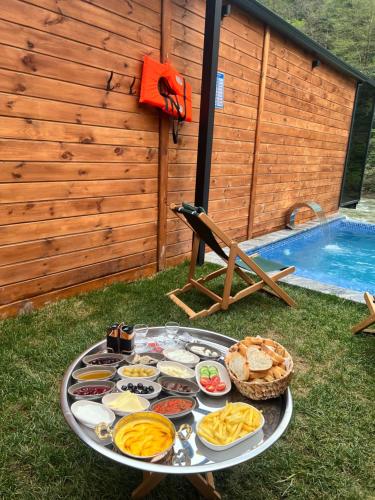 VALLEY SUiT OTEL – Rize, WI