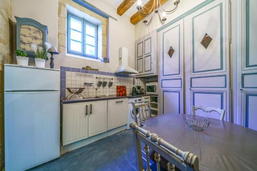 ห้องครัว, Maison de charme en Touraine avec jardin 4 p. in ลุยน์