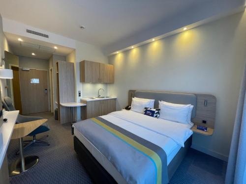 1 queen bed