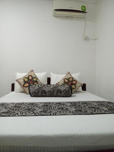 Standard Double Room image 1