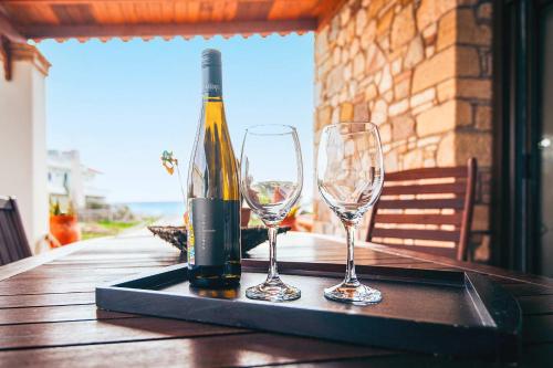 Ételek és italok, Beachfront Stone House - Samos Seaview Retreat in Ormos Koumeikon