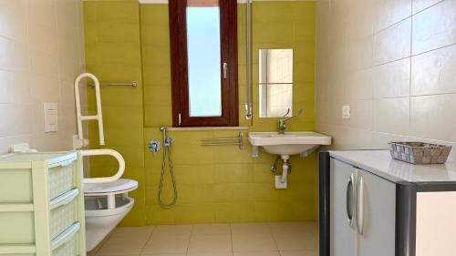 One-Bedroom Apartment image 7