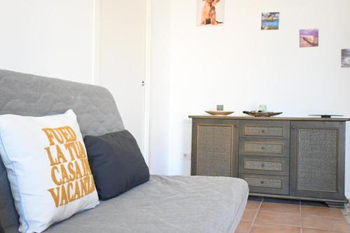 One-Bedroom Apartment image 4