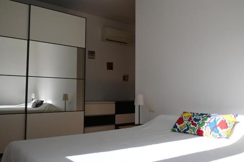 One-Bedroom Apartment image 2