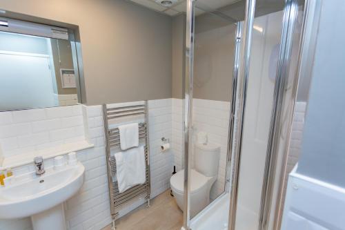 The Thatch Inn - image 5