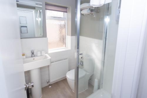 The Thatch Inn - image 9