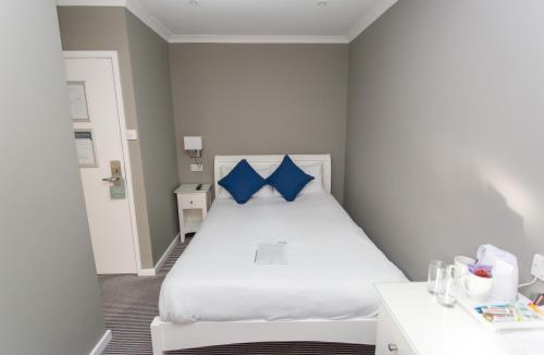 1 twin bed