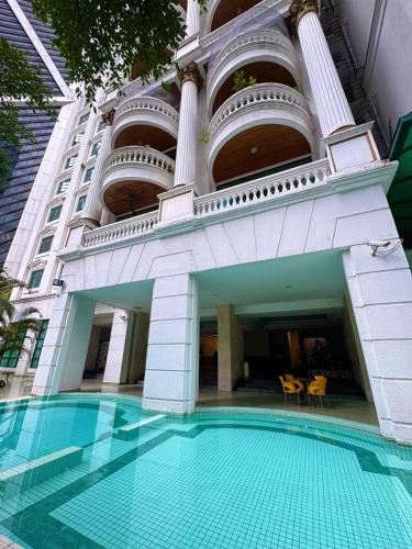 KLCC Suites in KL 2000sqf luxurious residence