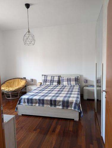 Spacious and silent two-bedroom apartment in Tor Marancia, Rome (photo 3)