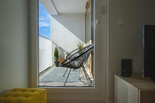 Komfortowy apartament z balkonem i parkingiem, Breslau (Foto 2)
