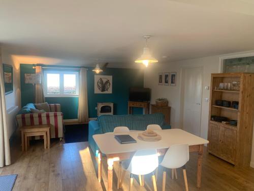 Seadmed, Field View in North Hill