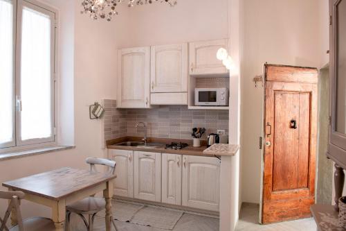 Lanza Apartment by Mamo Florence - main image