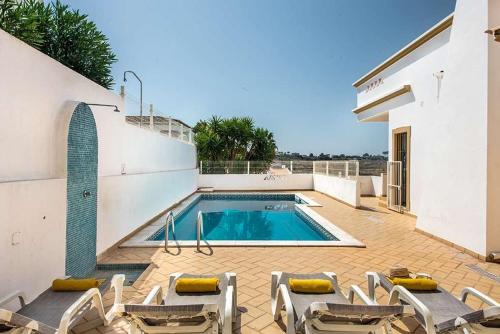 Villa Almanda - Spacious villa perfectly located between Albufeira Marina and the Old Town, Albufeira (zdjęcie 9)