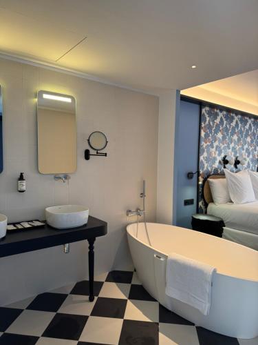 room detail thumbnail 0