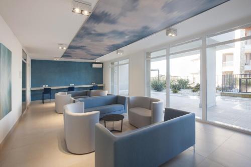 Two-Bedroom Apartment with Balcony image 5