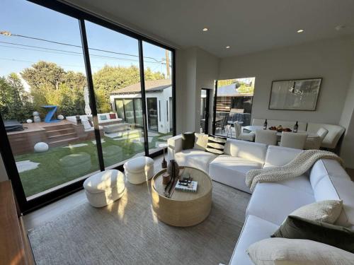 Zenice Beach Luxury Home - Sauna, Cold Plunge, Spa