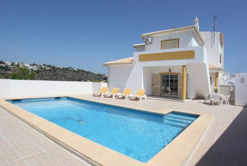 Villa Da Duarte - walkable to beach shops bars, Albufeira