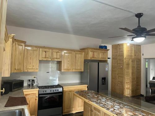 Cocina, Coke Guest House in Mandeville