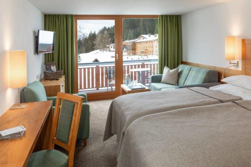 Family Two-Bedroom Apartment with View