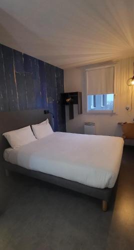 greet Hotel Paris Nord 18è - image 13