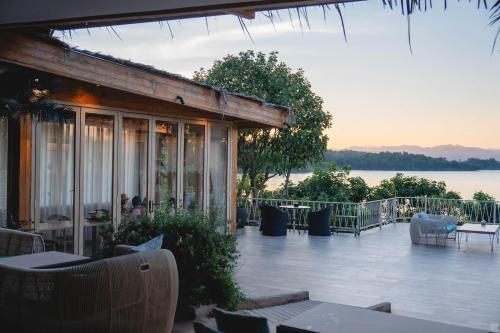 Le La Lake Resort and Spa - 레스토랑