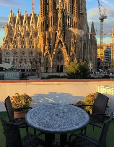 Gaudi's Nest Apartments 